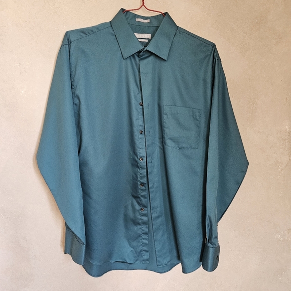 Van Heusen Other - Van Heusen Fitted button up teal shirt